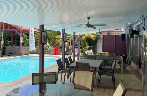 Fontaine de Moutte House | Homerez - House Fort-de-France with pool