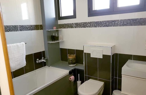 Argenteuil House | Homerez - House for 10 ppl. with garden, terrace and balcony at Argenteuil