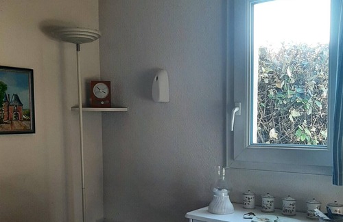 Eyguieres House | Homerez - House for 5 ppl. with shared pool, garden and terrace at Eyguières