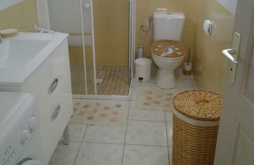Damencourt House | Homerez - House for 5 ppl. with shared pool, garden and terrace at Le Moule