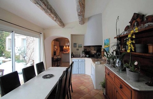Cucuron House | Homerez - House with pool in Cucuron
