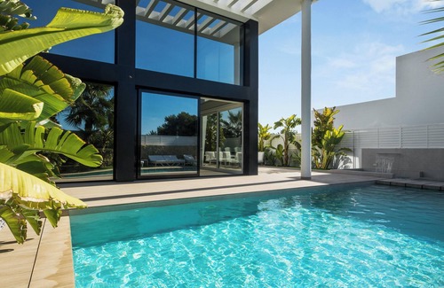 San Fulgencio Villa | Homerez - Luxury Villa San Fulgencio + Pool