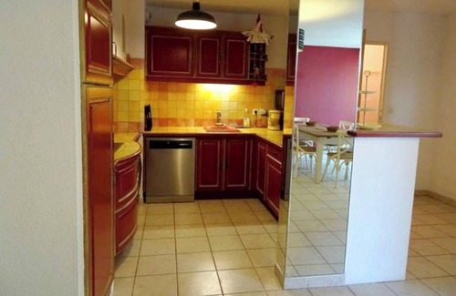 Aigues-Mortes Apartment | Homerez - Nice apartement 7 km away from the beach for 6 ppl. with shared pool