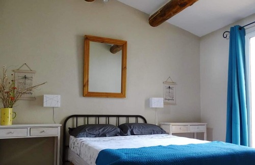 Cardet House | Homerez - Nice house for 4 ppl. with shared pool, garden and terrace at Cardet