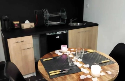 Baixas Apartment | Homerez - Romantic Studio in Baixas with Jacuzzi - 35m²