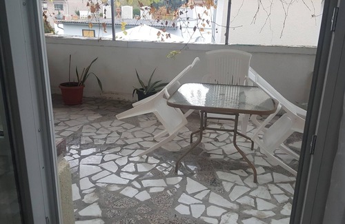 Ramstein-Miesenbach Apartment | Homerez - Spacious Apartment in Ramstein, 165m², garden