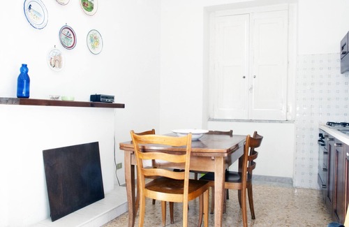 Ceraso Apartment | Homerez - Spacious apartment in Ceraso with mountain view