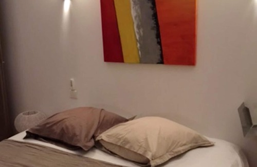 Le Bourg House | Homerez - Spacious house for 6 ppl. with garden, terrace and balcony at Narbonne