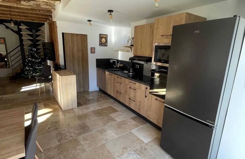 Guchen House | Homerez - Spacious House in Guchen with Garden and Barbecue