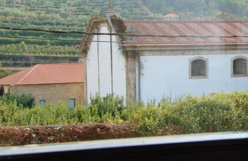 Cimbres House | Homerez - Spacious house for 6 ppl. with balcony at Salzedas