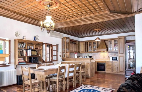 Makrynitsa House | Homerez - Spacious house with sea view in Volos