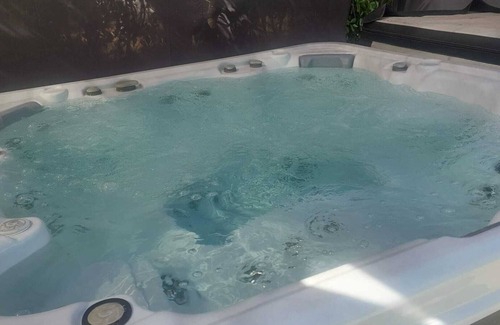 Saint-Fons Villa | Homerez - Spacious villa with pool in Saint-Fons