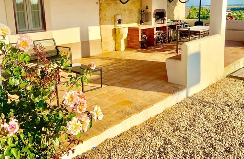 Pedrogao Villa | Homerez - Villa for 5 ppl. with shared pool and jacuzzi at Casais de Sao Bras