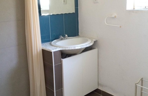 Montemor-o-Novo Villa | Homerez - Villa for 4 ppl. with swimming-pool, garden and terrace at Silveiras