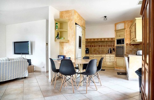 Saint-Jean-du-Pin Villa | Homerez - Villa in Saint-Jean-du-Pin