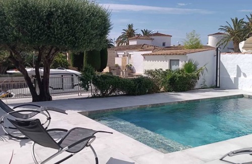 Empuriabrava Villa | Homerez - Villa in Empuriabrava