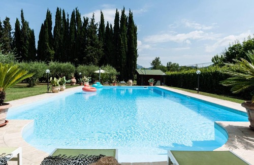 Pisa Villa | Homerez - Villa in Pisa, shared pool.