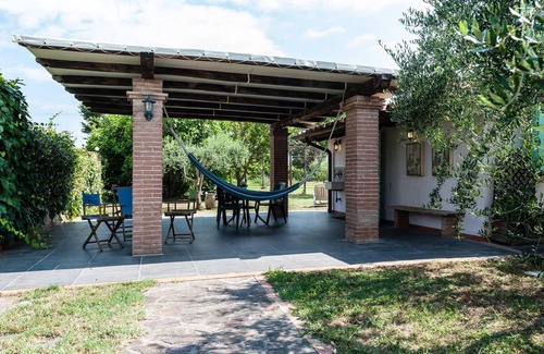 Pisa Villa | Homerez - Villa in Pisa, shared pool.