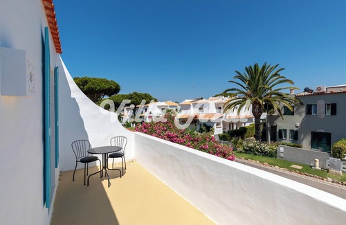 Quarteira Villa | Homerez - Villa with pool in Quarteira