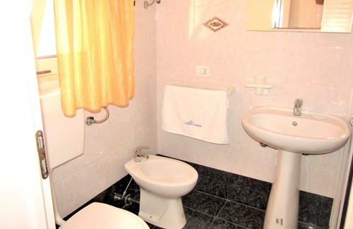 Torre San Giovanni House | Homerez - Welcoming House in Torre San Giovanni + Garden