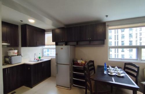 Valencia Apartment | Homes by Gilmore Tower Suites