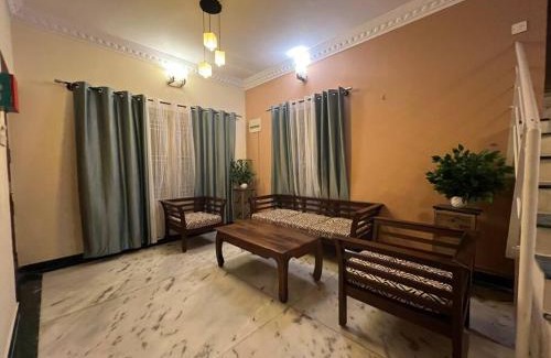 Jakasandra Block House | HomeSlice Yellow