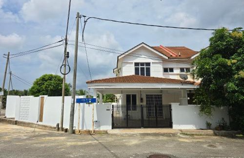 Kuantan House | Homestay Kuantan Casa Yara, 2 Storey Corner House