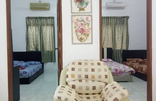 Kemaman House | Homestay Marang Terengganu 5 min from beach