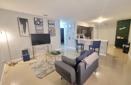Homestead Apartment | Homestead 2 Bdrm 1 Bath Duplex with Free Parking