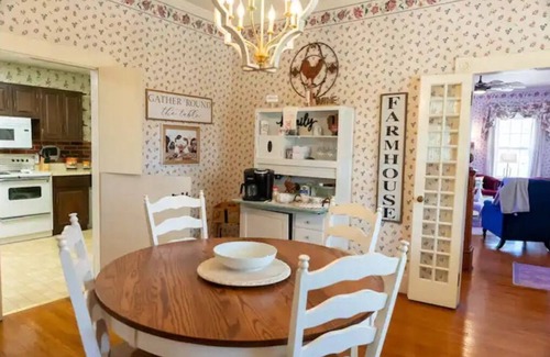 Ansted House | Homestead Estate- New Listing!