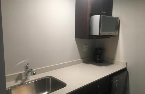 Vanderhoof Hotel | Homestead Inn & Suites