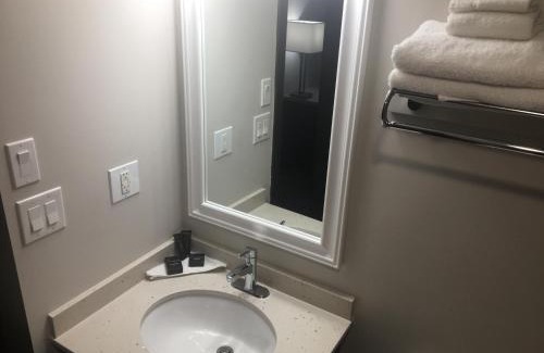 Vanderhoof Hotel | Homestead Inn & Suites