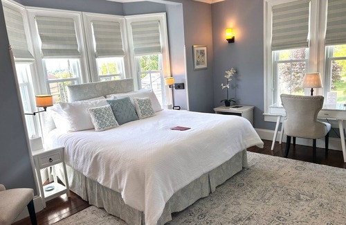 New Milford Bed & Breakfast | Homestead Inn