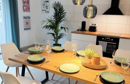Wiesdorf House | HomeVibes | Luxury house 130 sqm | 13 min to Cologne | 2.5 bathrooms & terrace