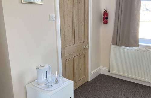 Combe Martin House | Homewood Airbnb, Combe Martin, Devon - 300m to the Beach!