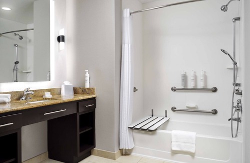Carle Place Hotel | Homewood Suites by Hilton Carle Place - Garden City, NY