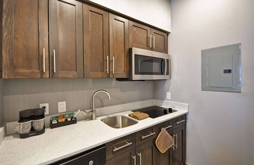 Conroe Hotel | Homewood Suites by Hilton Conroe
