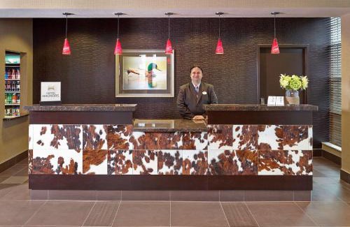 Calgary Hotel | Homewood Suites Calgary Airport