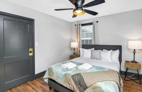 Earlewood House | Homey 4BR in Earlewood