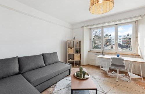Seebach Apartment | Homey Comfort in Oerlikon