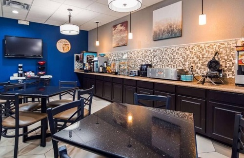 Hondo Hotel | Hondo Inn