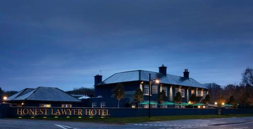 Croxdale Hotel | Honest Lawyer Hotel