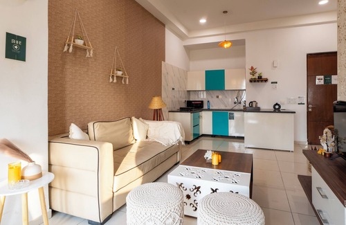 Noida Apartment | Honey by Grehstay 1BHK Serviced Apartment