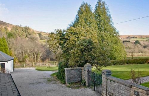 Newton Abbot House | Honeybags-Uk12422