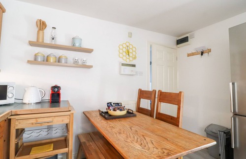 Ripon Cottage | HONEYBEE COTTAGE, pet friendly, character holiday cottage in Ripon