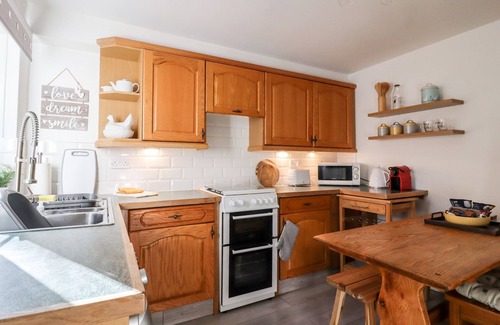 Ripon Cottage | HONEYBEE COTTAGE, pet friendly, character holiday cottage in Ripon
