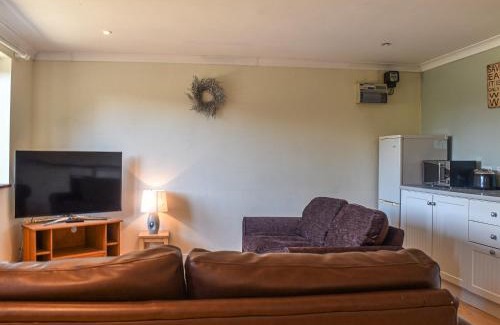 Piltdown House | Honeypot Cottage