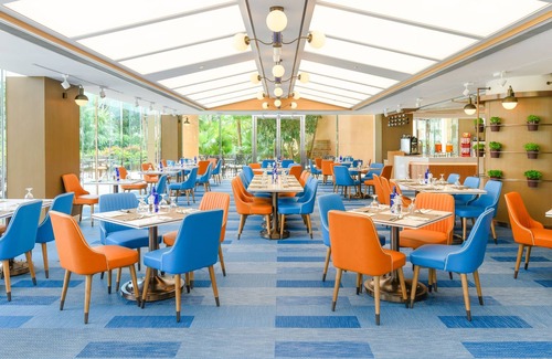 So Kwun Wat Hotel | Hong Kong Gold Coast Hotel
