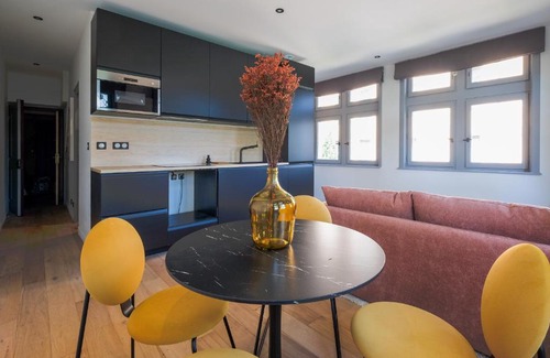 Fourviere Apartment | HONORÊ SUITE VUE SAONE