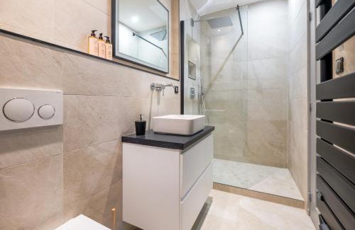Fourviere Apartment | HONORÊ SUITE VUE SAONE